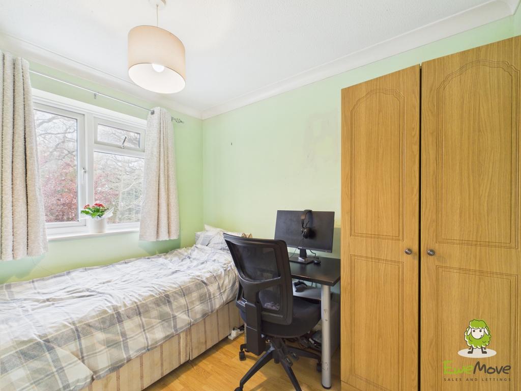 Ewe Move Estate Agents Basingstoke - Saffron Close