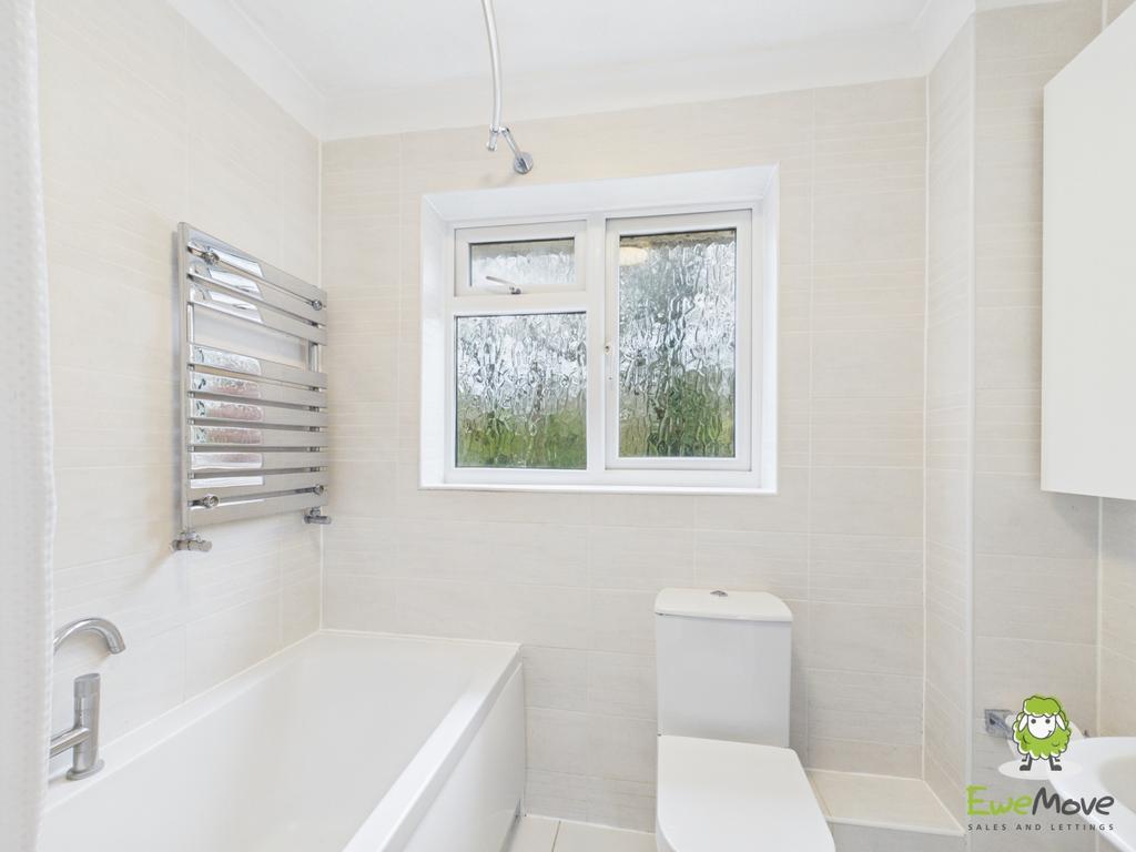 Ewe Move Estate Agents Basingstoke - Saffron Close