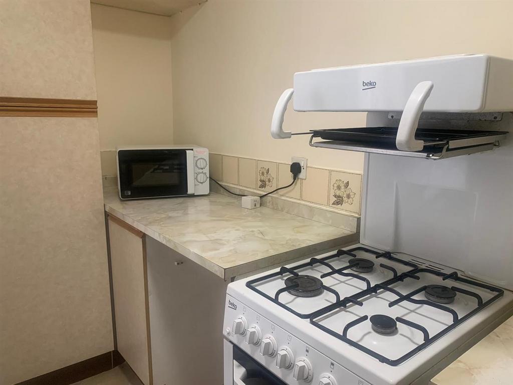 Kitchen: