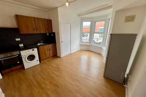 1 bedroom apartment to rent, Gordon Street, Staffordshire DE14