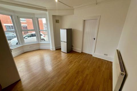 1 bedroom apartment to rent, Gordon Street, Staffordshire DE14