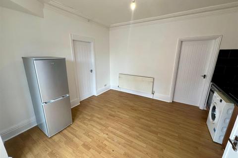 1 bedroom apartment to rent, Gordon Street, Staffordshire DE14