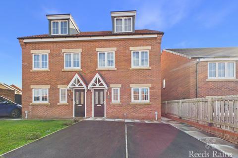 3 bedroom semi-detached house for sale, Millfields Drive, Scarborough YO13