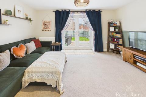 3 bedroom semi-detached house for sale, Millfields Drive, Scarborough YO13