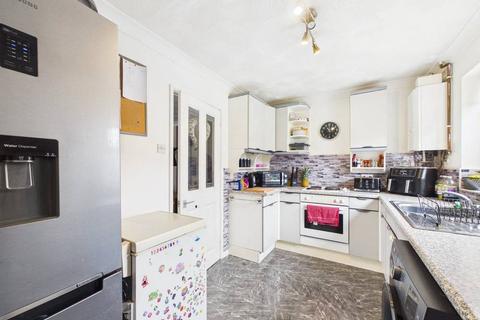 undefined, Kingfisher Close, Worcester, Worcestershire, WR5