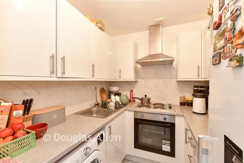 2 bedroom flat for sale, St. Barnabas Road, Woodford Green, Essex