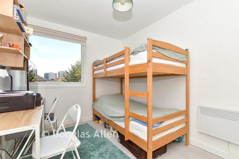 2 bedroom flat for sale, The Firs, Woodford Green IG8