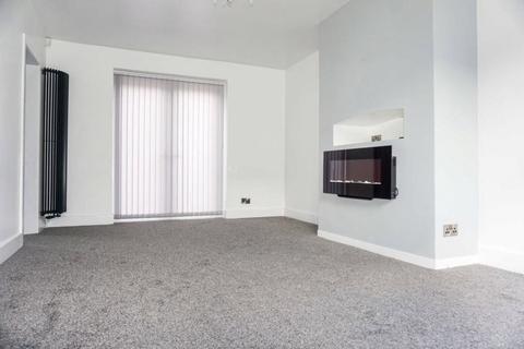 2 bedroom terraced house to rent, Lisburn Road, M40