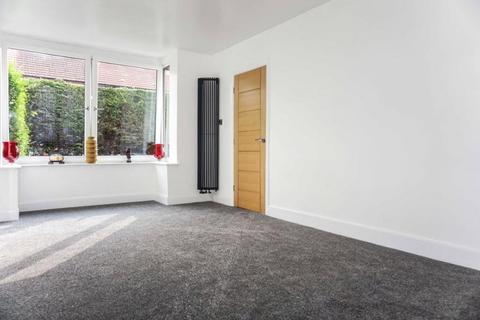 2 bedroom terraced house to rent, Lisburn Road, M40