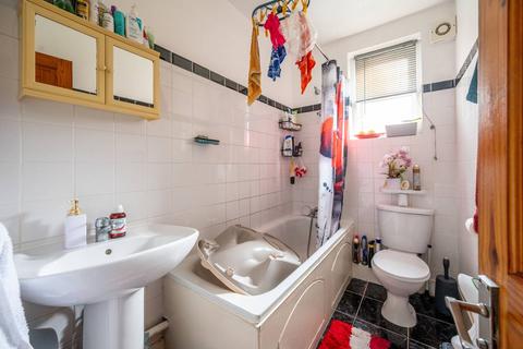 undefined, Cann Hall Road, Leyton, London, E11