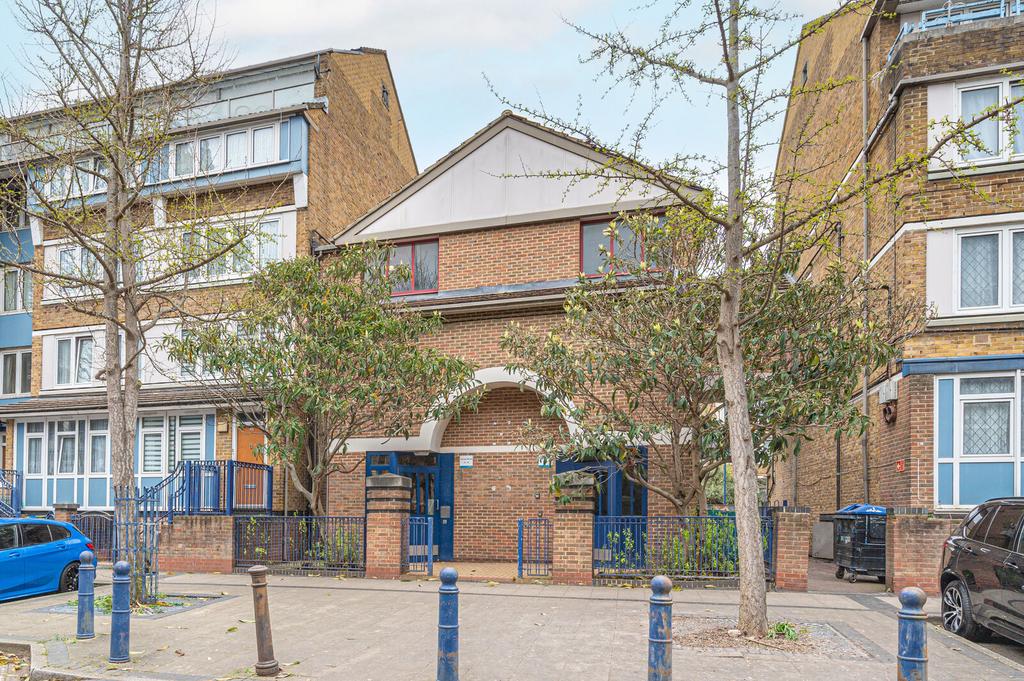Detached house exterior
