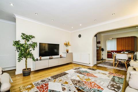 3 bedroom terraced house for sale, Larkfield Close, Lancing