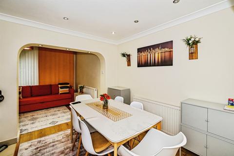 3 bedroom terraced house for sale, Larkfield Close, Lancing