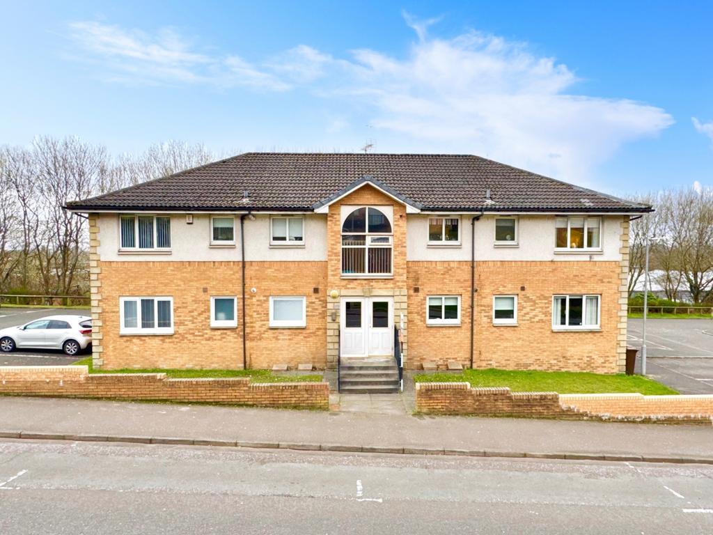 Queen Elizabeth Gardens, Clydebank two bedroom fir