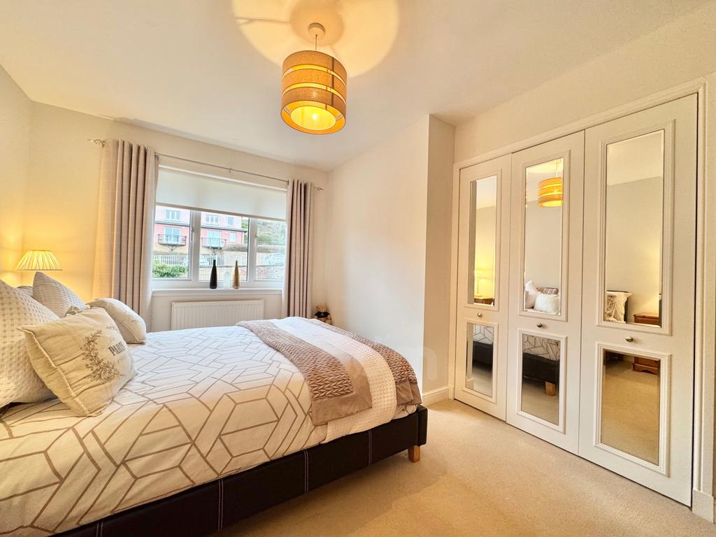 Queen Elizabeth Gardens, Clydebank bedroom one