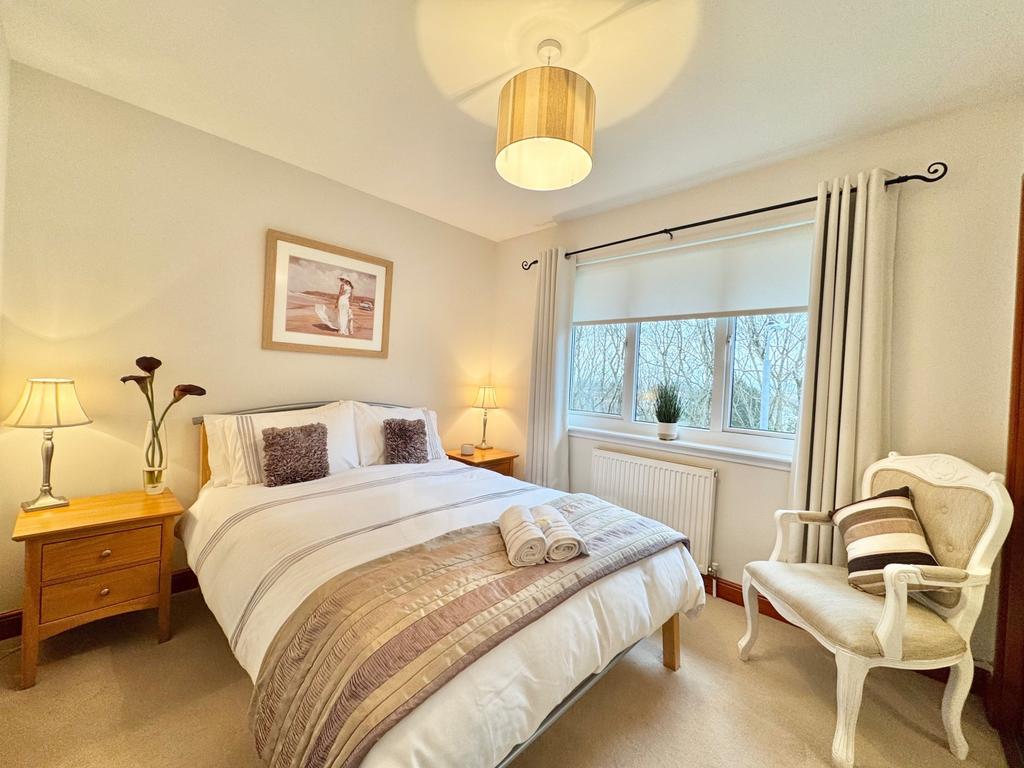 Queen Elizabeth Gardens, Clydebank Bed two