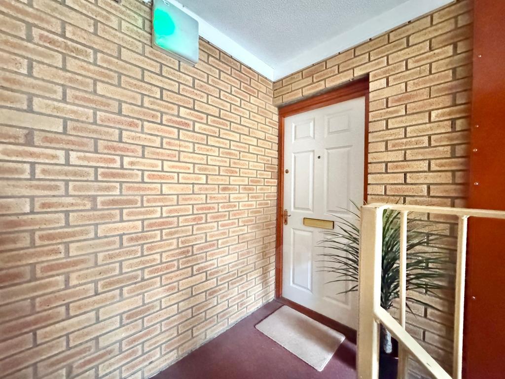 Queen Elizabeth Gardens, Clydebank close