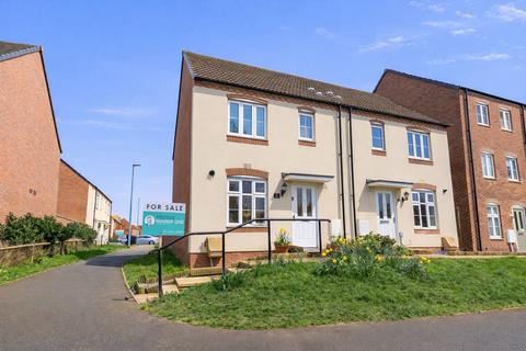 3 bedroom semi-detached house for sale, Redshank Walk, Newport, NP19