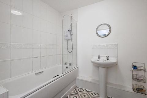 2 bedroom flat for sale, Hart Road, Manchester, Greater Manchester, M14
