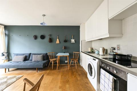 1 bedroom apartment for sale, Ben Jonson House, Barbican EC2Y