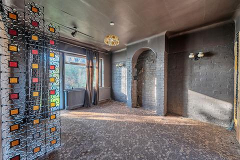 3 bedroom house for sale, Lyndhurst Avenue, Sunbury-On-Thames, TW16