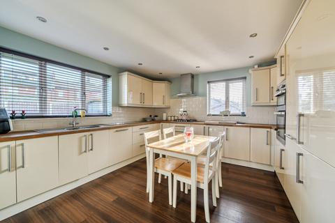 4 bedroom detached house for sale, Denby Dale Road East, Durkar, Wakefield, West Yorkshire