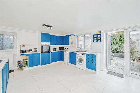 3 bedroom semi-detached house for sale, Davies Avenue, Bridgend