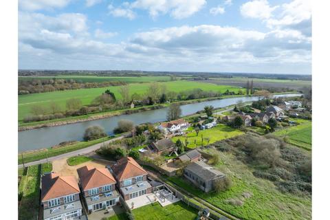 4 bedroom detached house for sale, Church Road, Downham Market, PE38