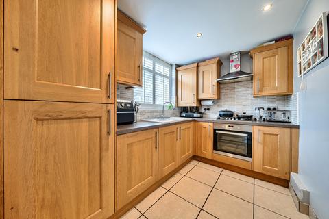 3 bedroom terraced house for sale, Castlecombe Road, London, SE9