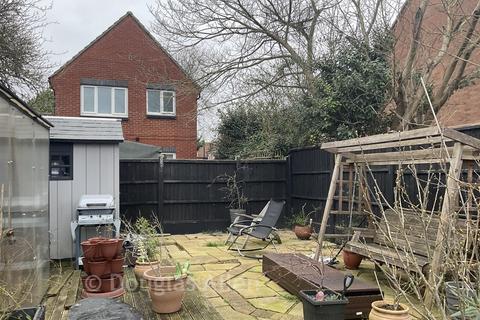 2 bedroom end of terrace house for sale, Allhallows Road, Beckton, London