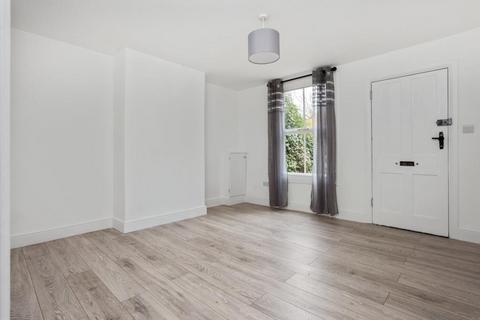 2 bedroom house to rent, Manor Road, Chigwell, IG7
