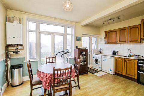 3 bedroom semi-detached house for sale, Mount Avenue, Halifax, West Yorkshire, HX2