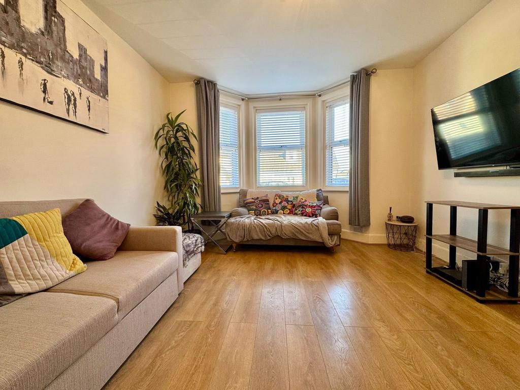L- sitting room 2