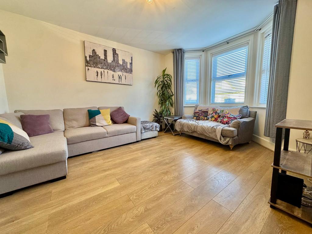 L- Sitting Room 3