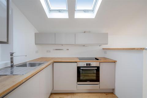 2 bedroom flat for sale, Chatsworth Road NW2