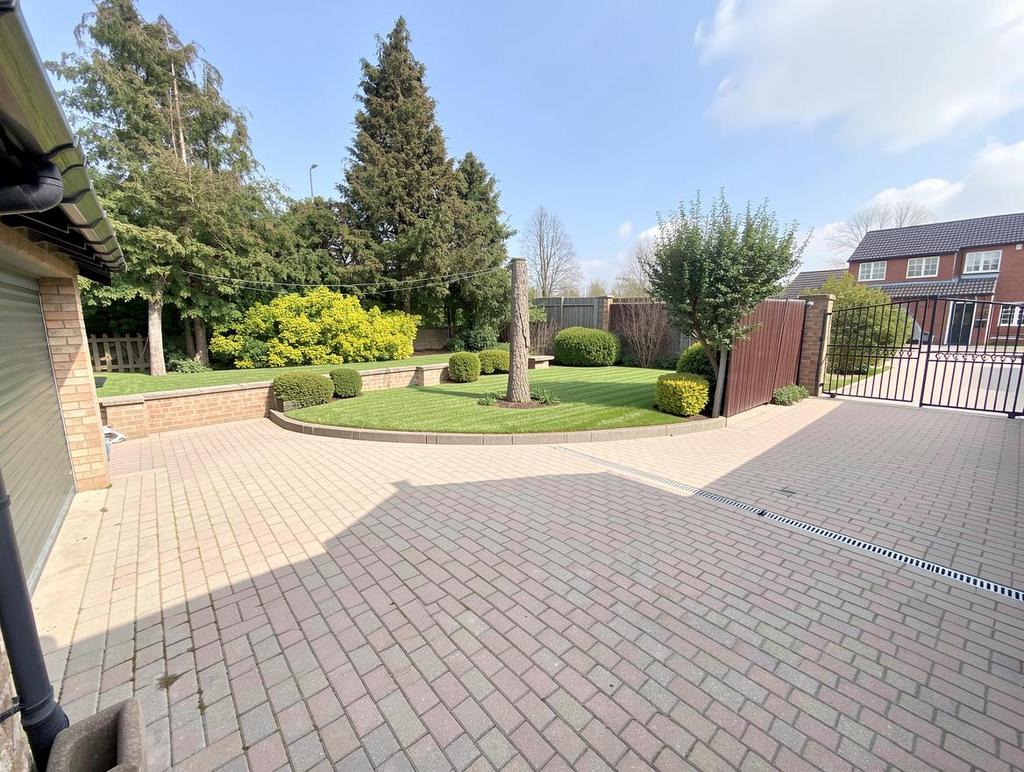 Courtyard Garden