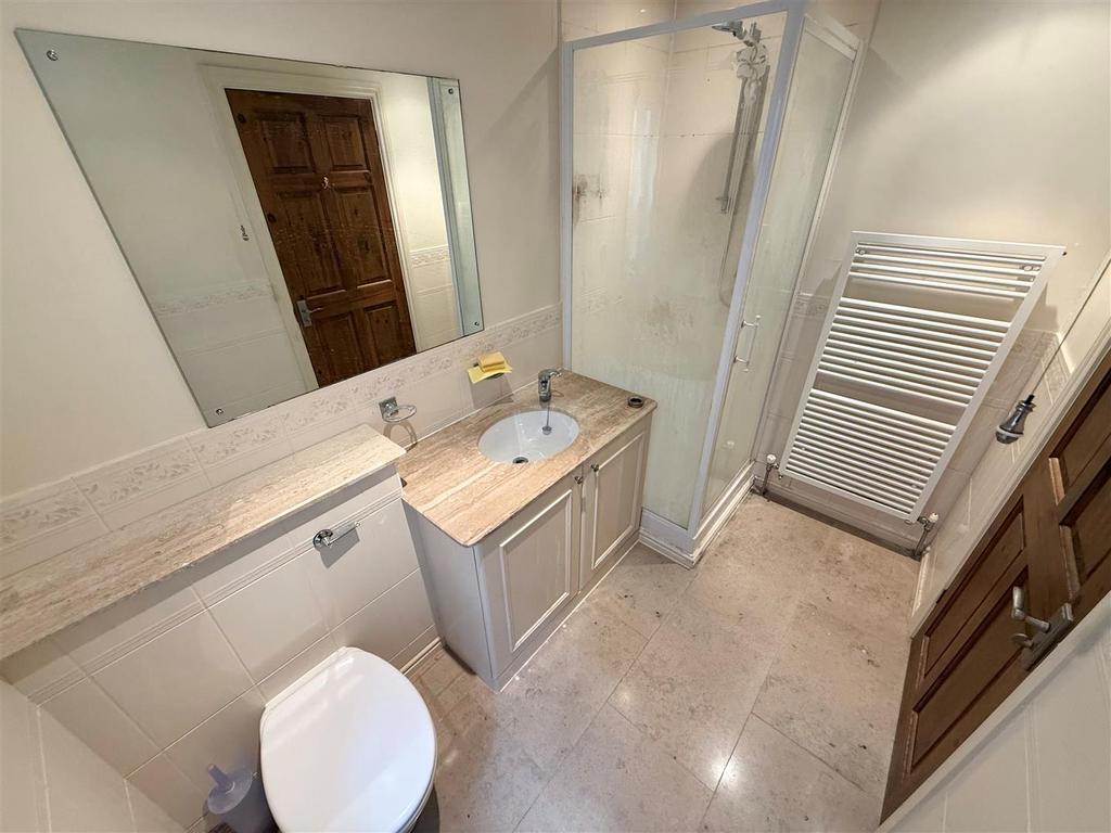 En Suite to Master