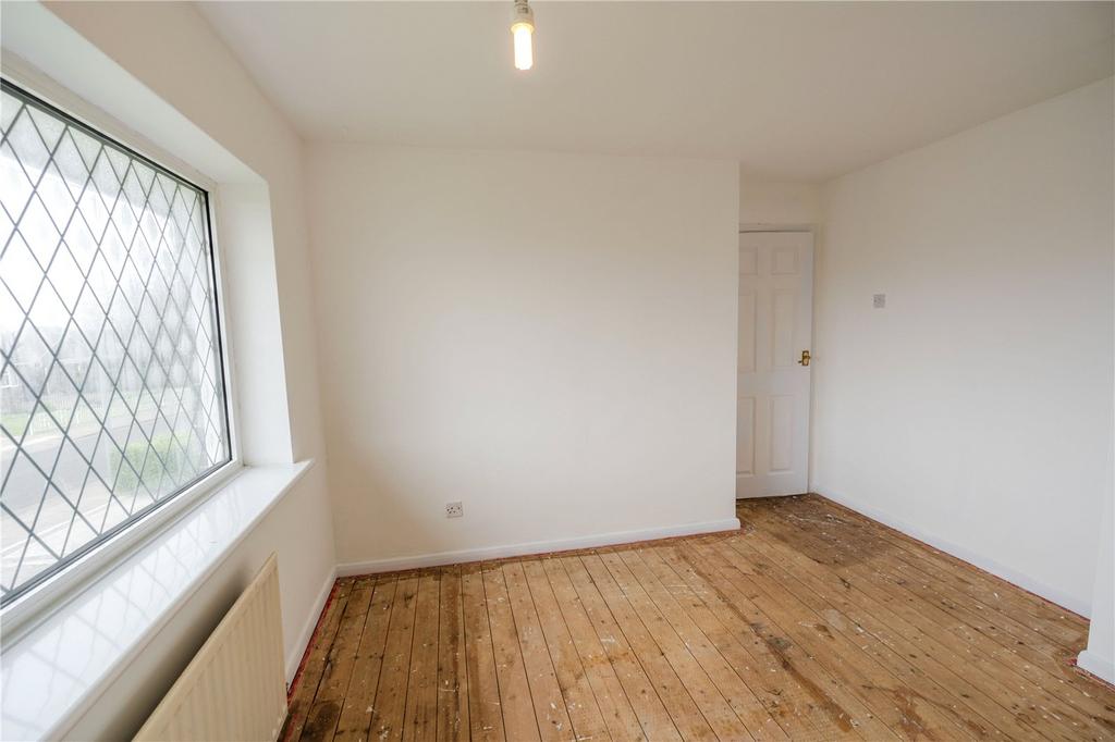 Bedroom 1 (2)