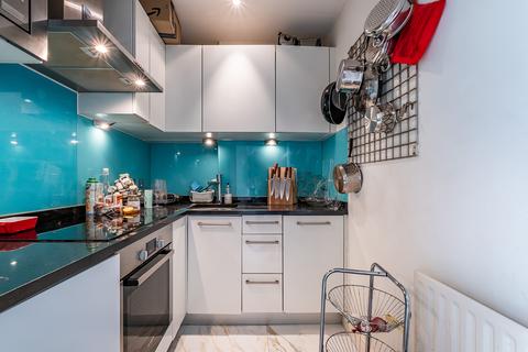 1 bedroom flat for sale, Barker Street, LONDON, SW10