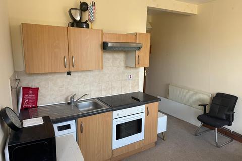 Studio to rent, High Road Leyton, London E10