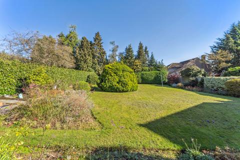4 bedroom detached house for sale, Tilsworth Road, Beaconsfield, HP9