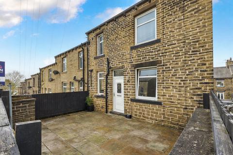 3 bedroom end of terrace house for sale, Calder Avenue, Halifax, West Yorkshire, HX2