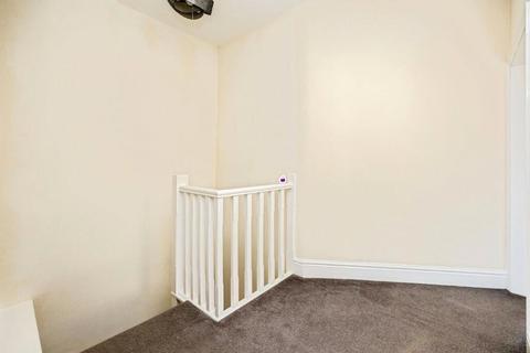 3 bedroom end of terrace house for sale, Calder Avenue, Halifax, West Yorkshire, HX2