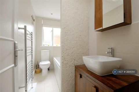 2 bedroom flat to rent, Christchurch Road, London, N8
