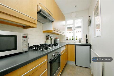 2 bedroom flat to rent, Christchurch Road, London, N8