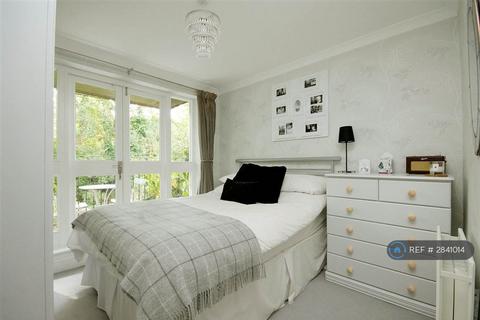 2 bedroom flat to rent, Christchurch Road, London, N8