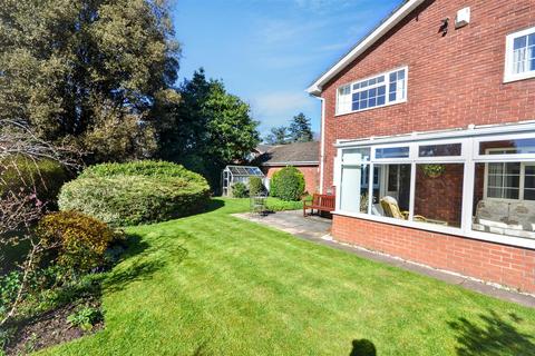 4 bedroom detached house for sale, Sunningdale, Stone
