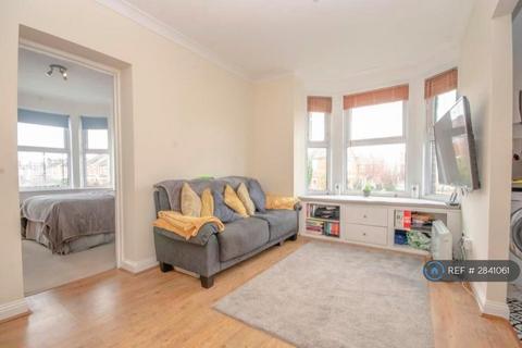 1 bedroom flat to rent, Clare Court, Southampton, SO15