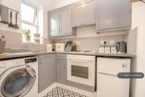 1 bedroom flat to rent, Clare Court, Southampton, SO15