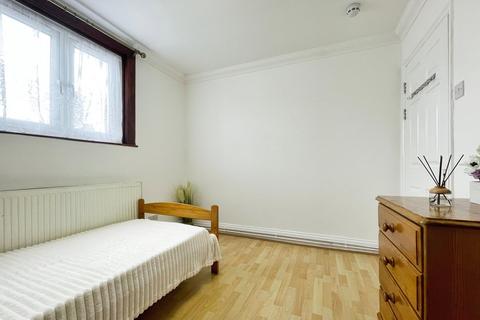 undefined, Ernald Avenue, London E6